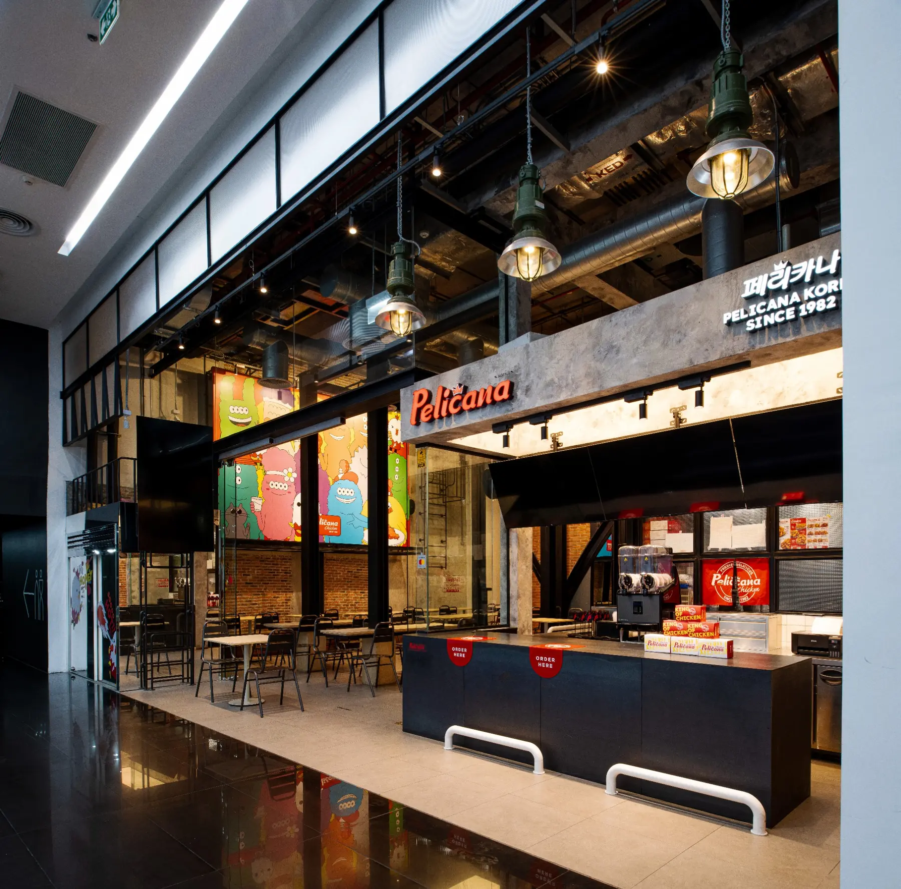 Pelicana SiamScape entrance and open counter
