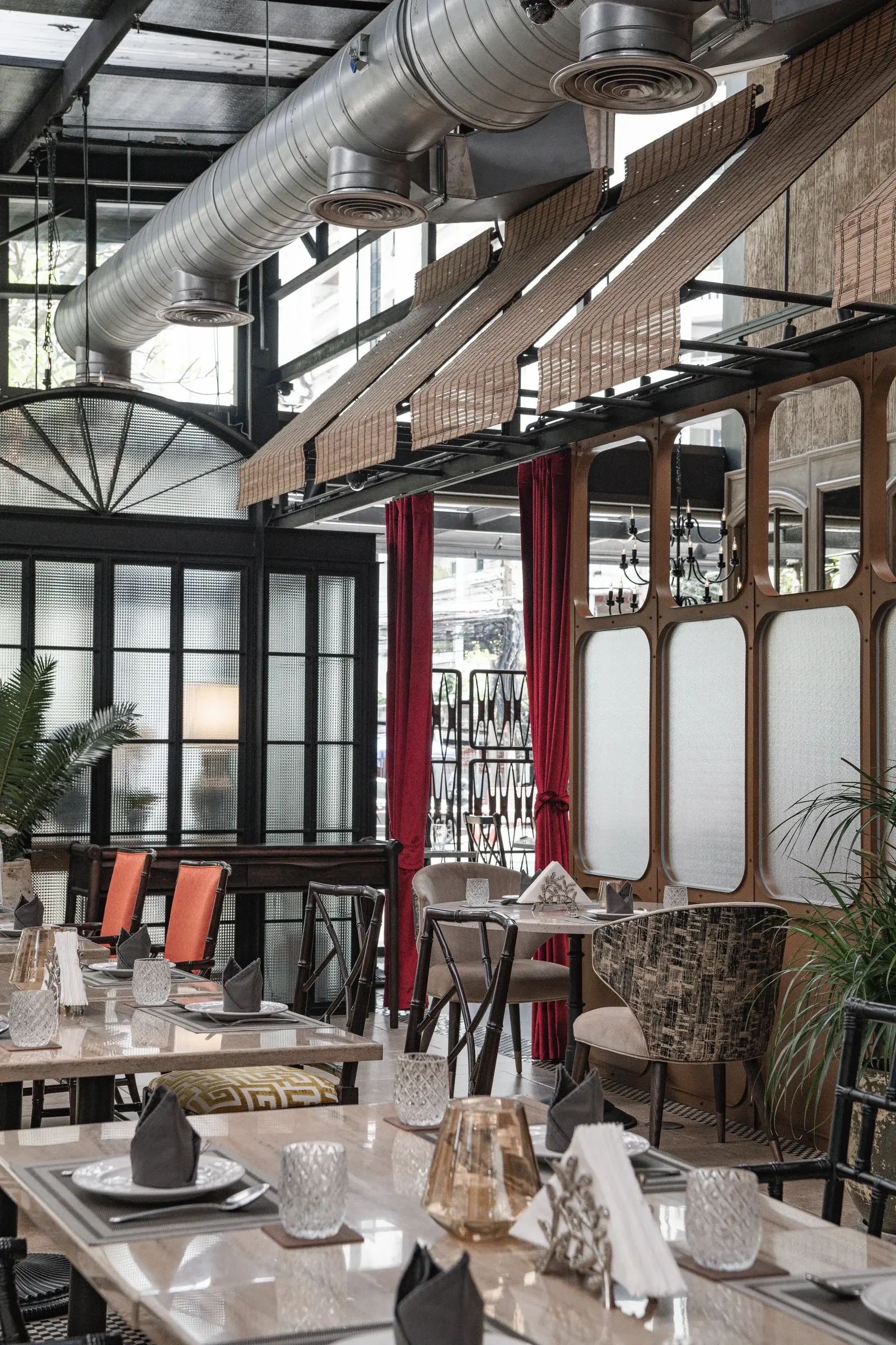 Sapparos S20 exposed ductwork and bamboo shades